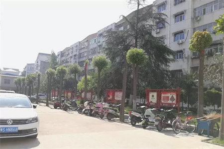 东升龙华园C区精装修经典套三3室1厅1卫102㎡带车库